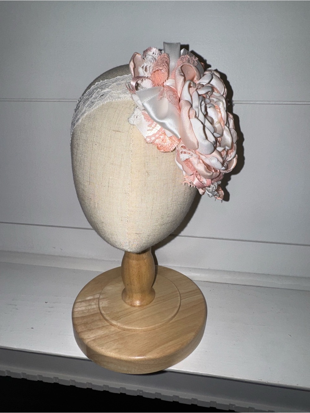 Peach & White Flower Headband (EUC)